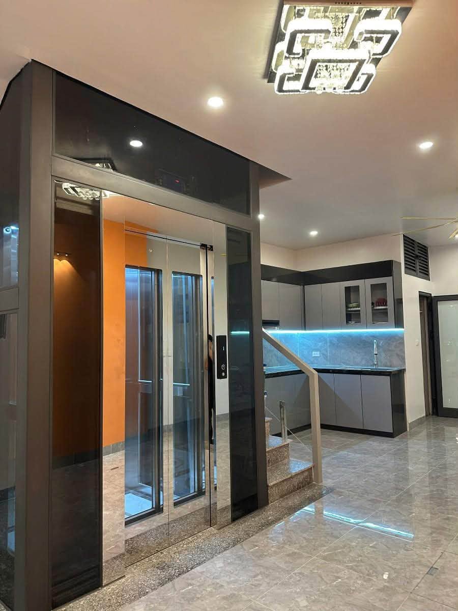NHÀ ĐẸP XUÂN ĐỈNH, BẮC TỪ LIÊM – GARA Ô TÔ – 70 M2  – 6 TẦNG THANG MÁY - MT 5M - 294 TRIỆU/M²