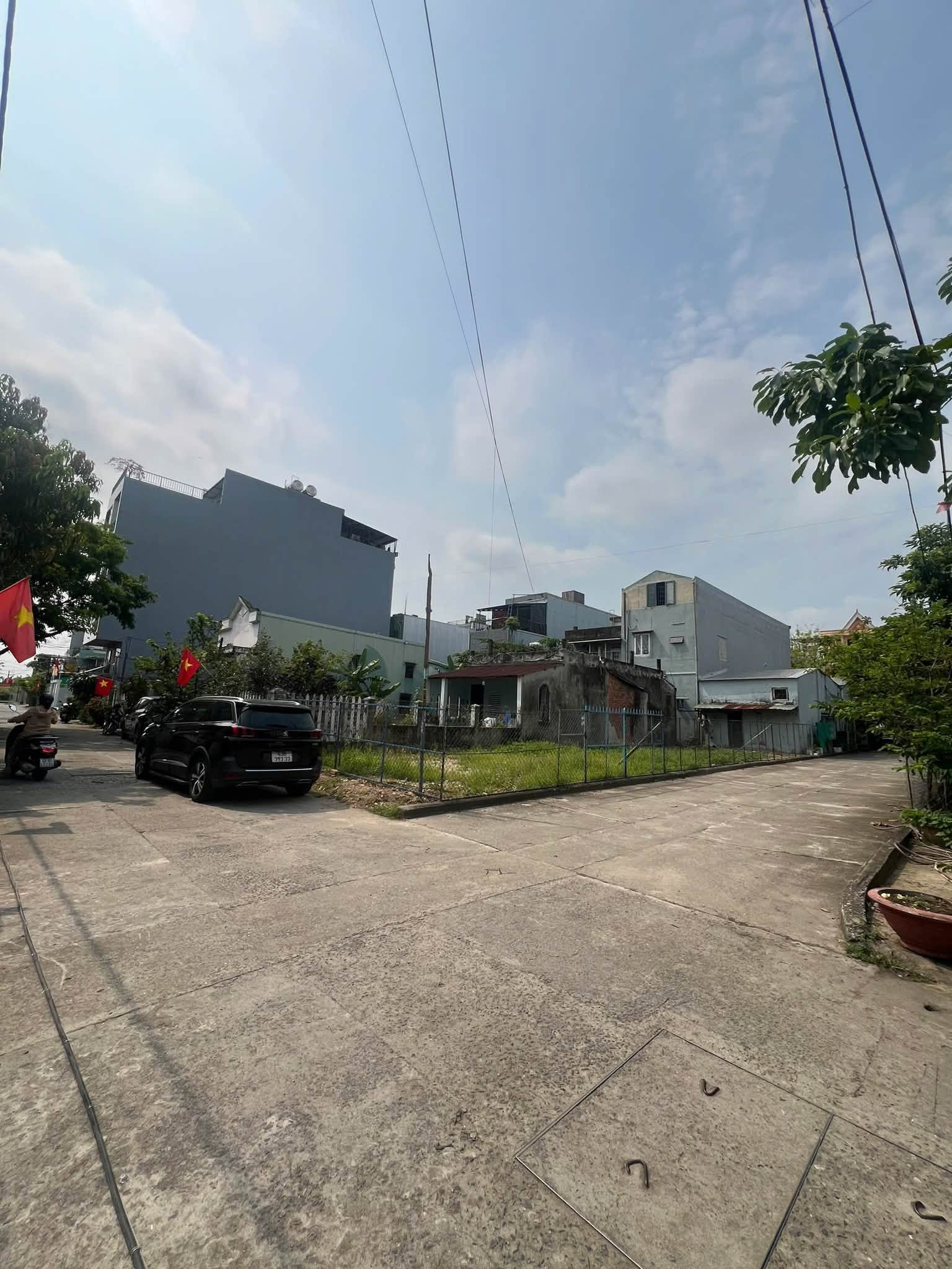 CỰC HIẾM - Góc 2 mặt kiệt Ô tô tránh Phan Văn Định- cách biển 250m,