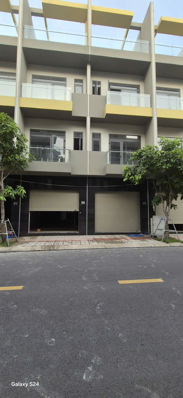 Bán nhà phố Bcons Uni Valley 60-110m2 - Vị trí đẹp, tiềm năng sinh lời cao - Mặt tiền đường lớn