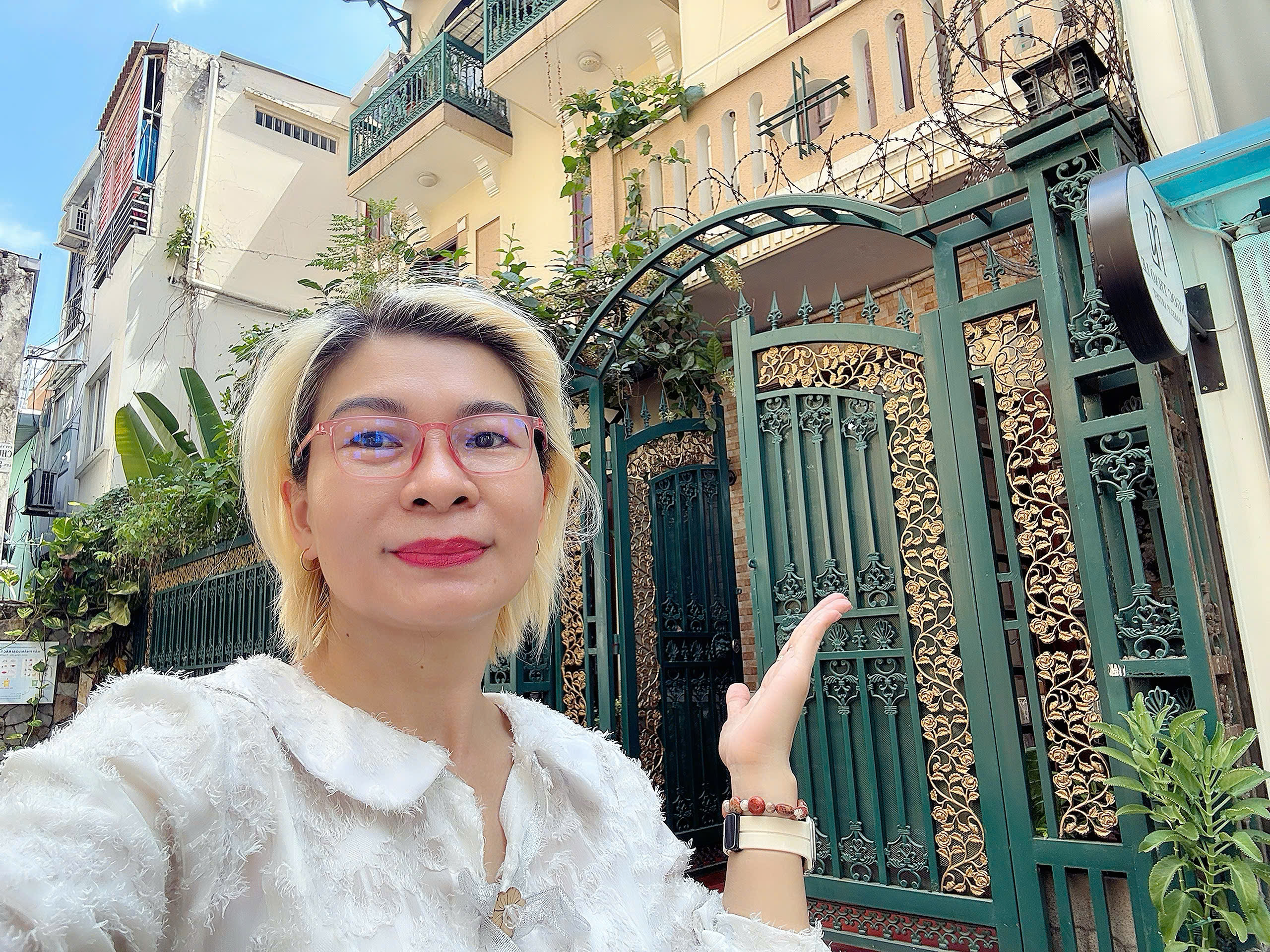 HIẾM BÁN - MẶT TIỀN HXH ĐƯỜNG ĐẶNG DUNG, QUẬN 1 - THIẾT KẾ BIỆT THỰ THEO PHONG CÁCH CHÂU ÂU - + Liên hệ GIANG GIANG: 093.86.76.685