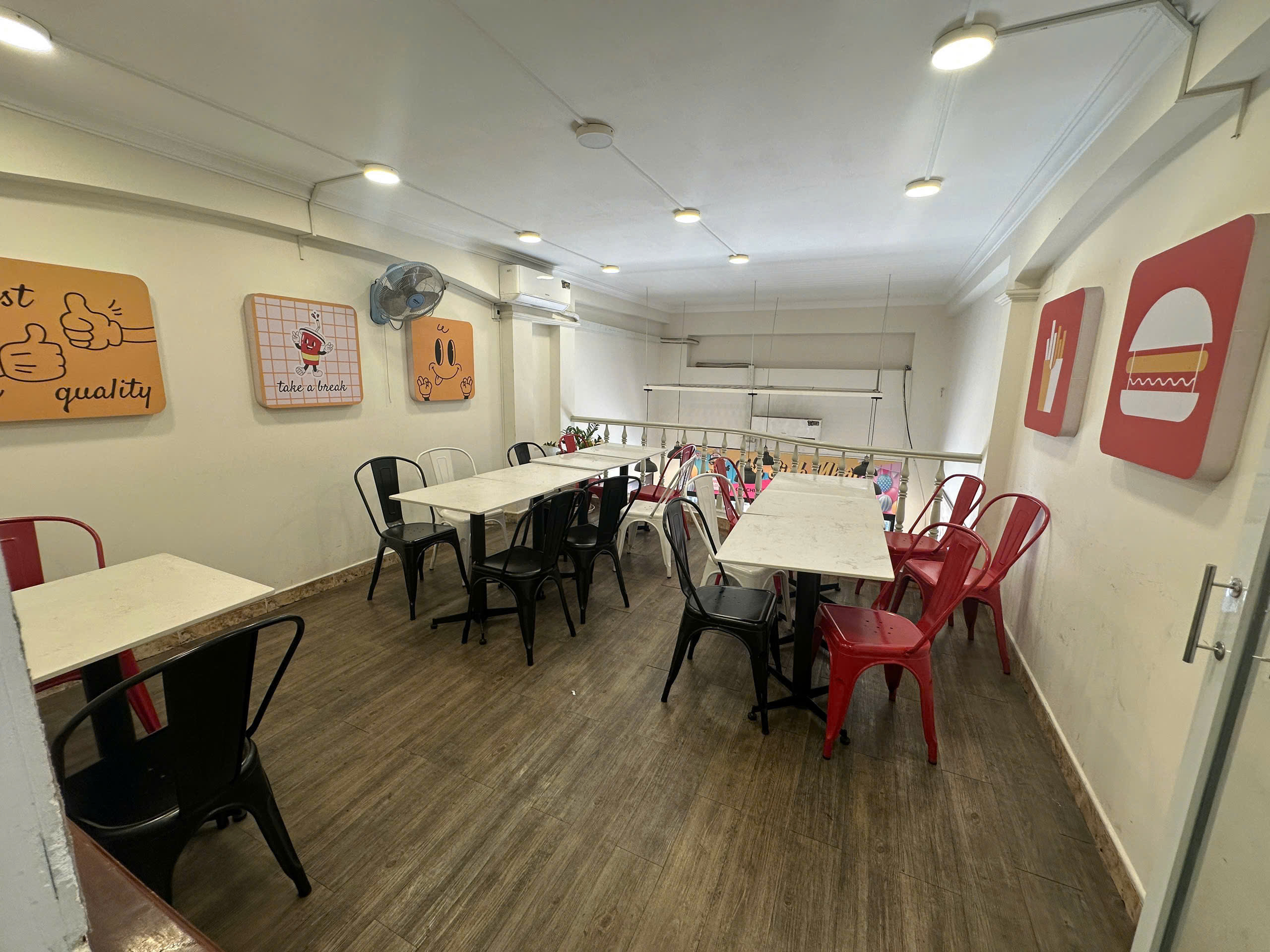 SANG LẠI MẶT BẰNG CỬA HÀNG FAST FOOD – KHU PHAN XÍCH LONG-1