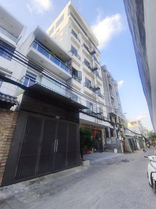 Hoa hậu Âu Dương Lân xe tải thông hẻm, 4 tầng, 4.2x25m, chỉ 13.8 tỷ.