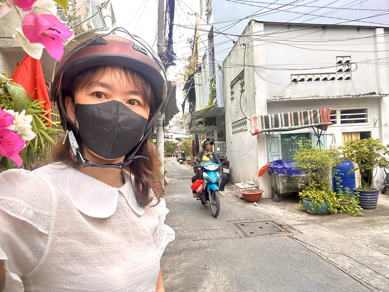 NHÀ NGON- NGANG 8.1M- NGAY MẶT TIỀN XE HƠI- Đ.ĐOÀN VĂN BƠ- GIAO THƯƠNG NGUYỄN THẦN HIẾN VỚI XÓM CHIẾU-2P RA NGUYỄN TẤT THÀNH- PHỐ NGUYỄN HUỆ CHỈ 3P🥰