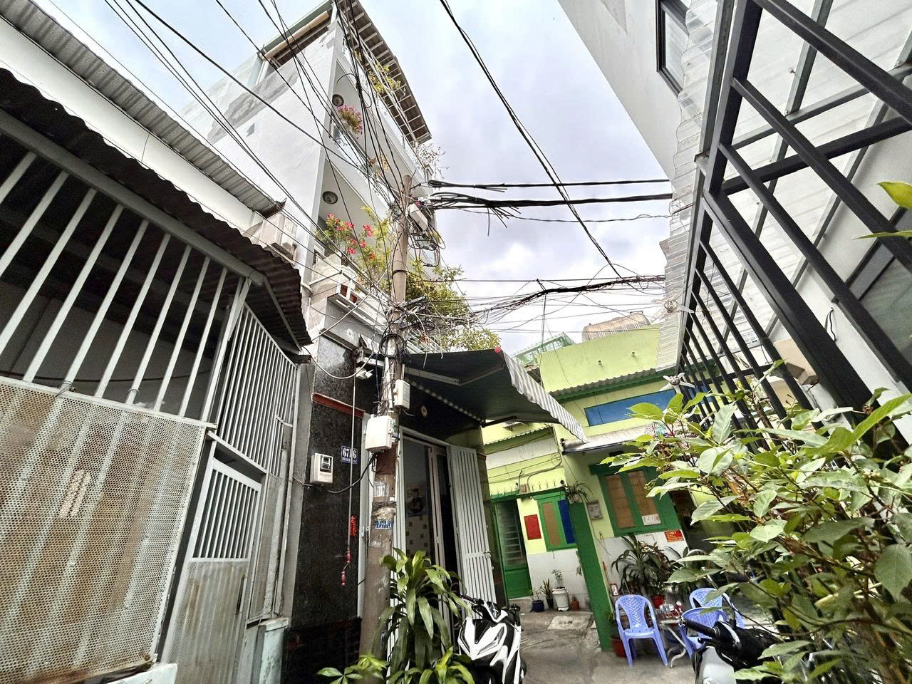 NHÀ NGON- NGANG 8.1M- NGAY MẶT TIỀN XE HƠI- Đ.ĐOÀN VĂN BƠ- GIAO THƯƠNG NGUYỄN THẦN HIẾN VỚI XÓM CHIẾU-2P RA NGUYỄN TẤT THÀNH- PHỐ NGUYỄN HUỆ CHỈ 3P🥰