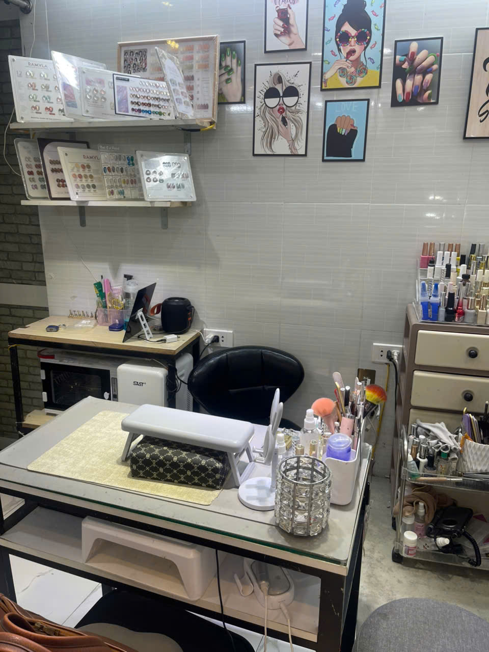 Quận 12 ! CHỐT NHANH – SANG RẺ SALON NAIL – MI - GỘI ,  MT bao đẹp gần khu chung cư, Tel : 0939848634  ( Chính chủ )