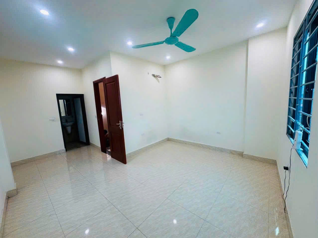 CHO THUÊ NGUYÊN CĂN 5 TẦNG – PHÚ LƯƠNG  165M²  CHỈ 7,5 TRIỆU/THÁNG