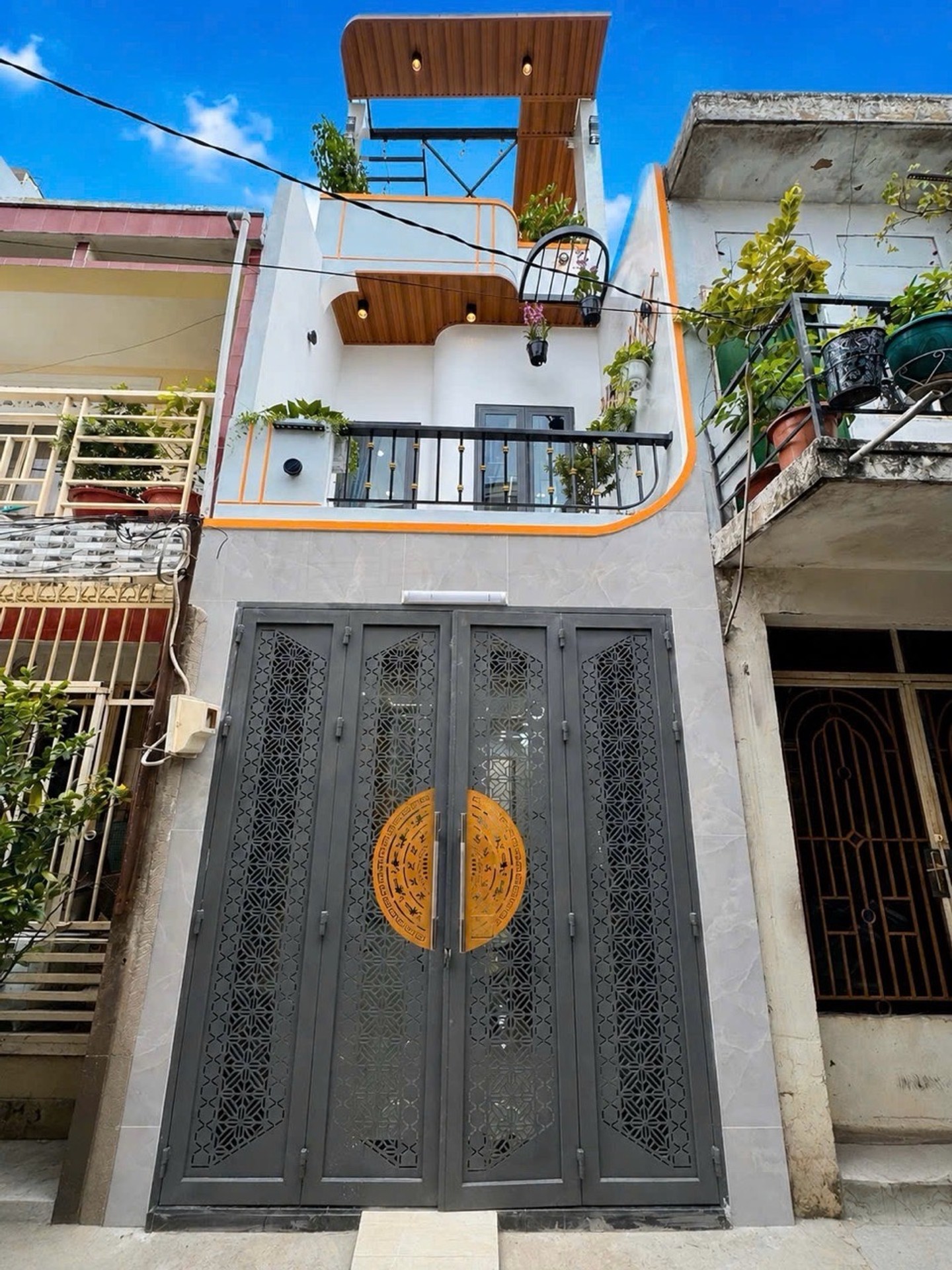 NHÀ MỚI ĐẸP 3 TẦNG KIÊN CỐ - 42M2 - CÓ 4 PHÒNG NGỦ - GẦN 4 XÃ - GIÁP TÂN PHÚ - HẺM TRƯỚC NHÀ 4M - GẦN TRƯỜNG HỌC ĐẦY ĐỦ TIỆN ÍCH - GIÁ CHỈ HƠN 4 TỶ