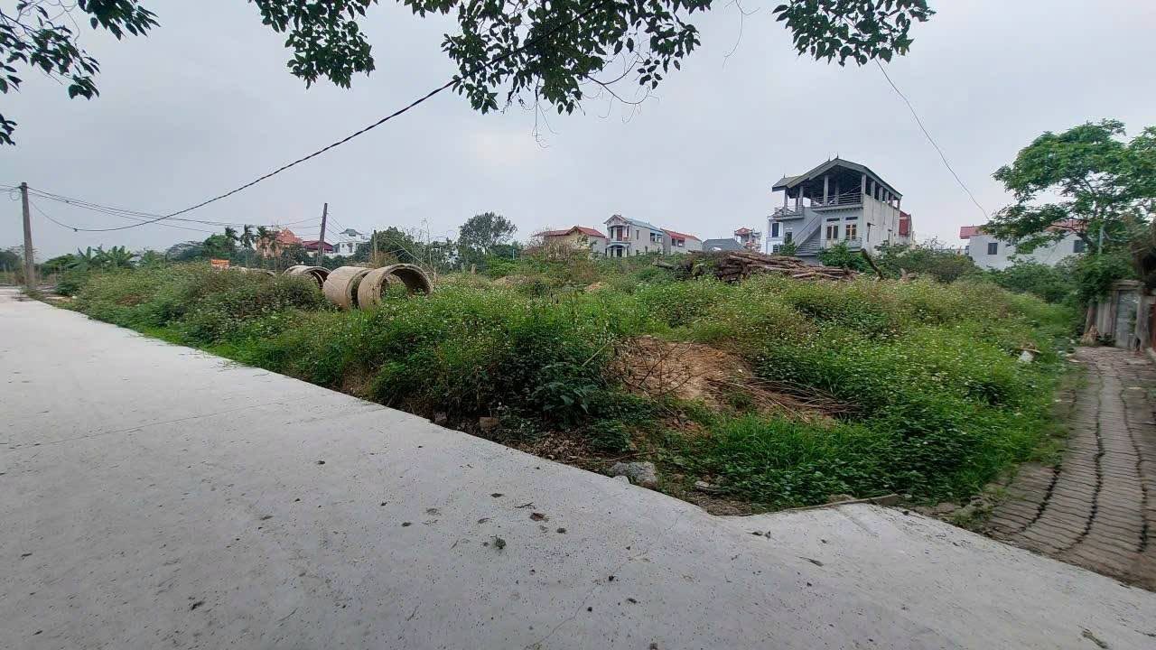 Trục đường liên xã, 1140m2, mt30m, Đất Ruộng, SXNN, lô góc, 2.4 tỷ, Đông Anh.