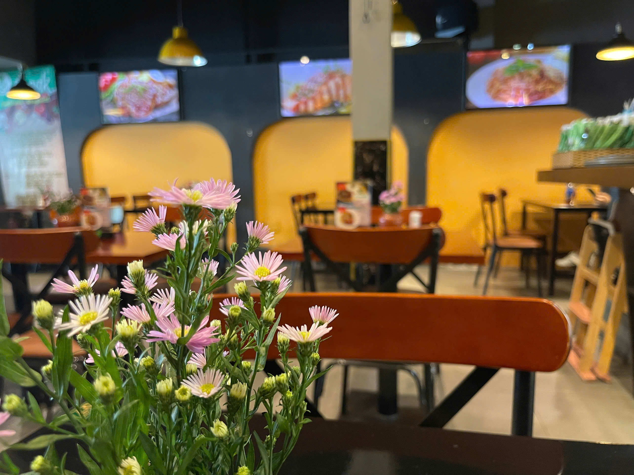 CẦN SANG GẤP QUÁN STEAK & MẶT BẰNG NGUYỄN GIA TRÍ – BÌNH THẠNH Đây là cơ hội tốt cho anh/chị đang tìm mặt bằng đẹp-3