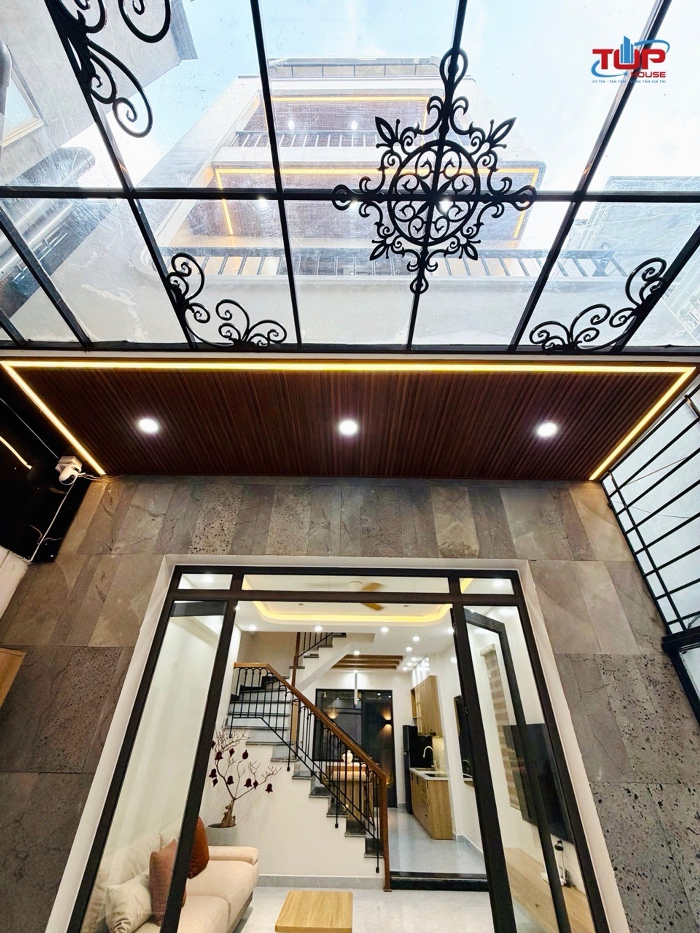 Nhà lô góc 2 mặt thoáng - 4 tầng Trần Nguyên Hãn 60m2