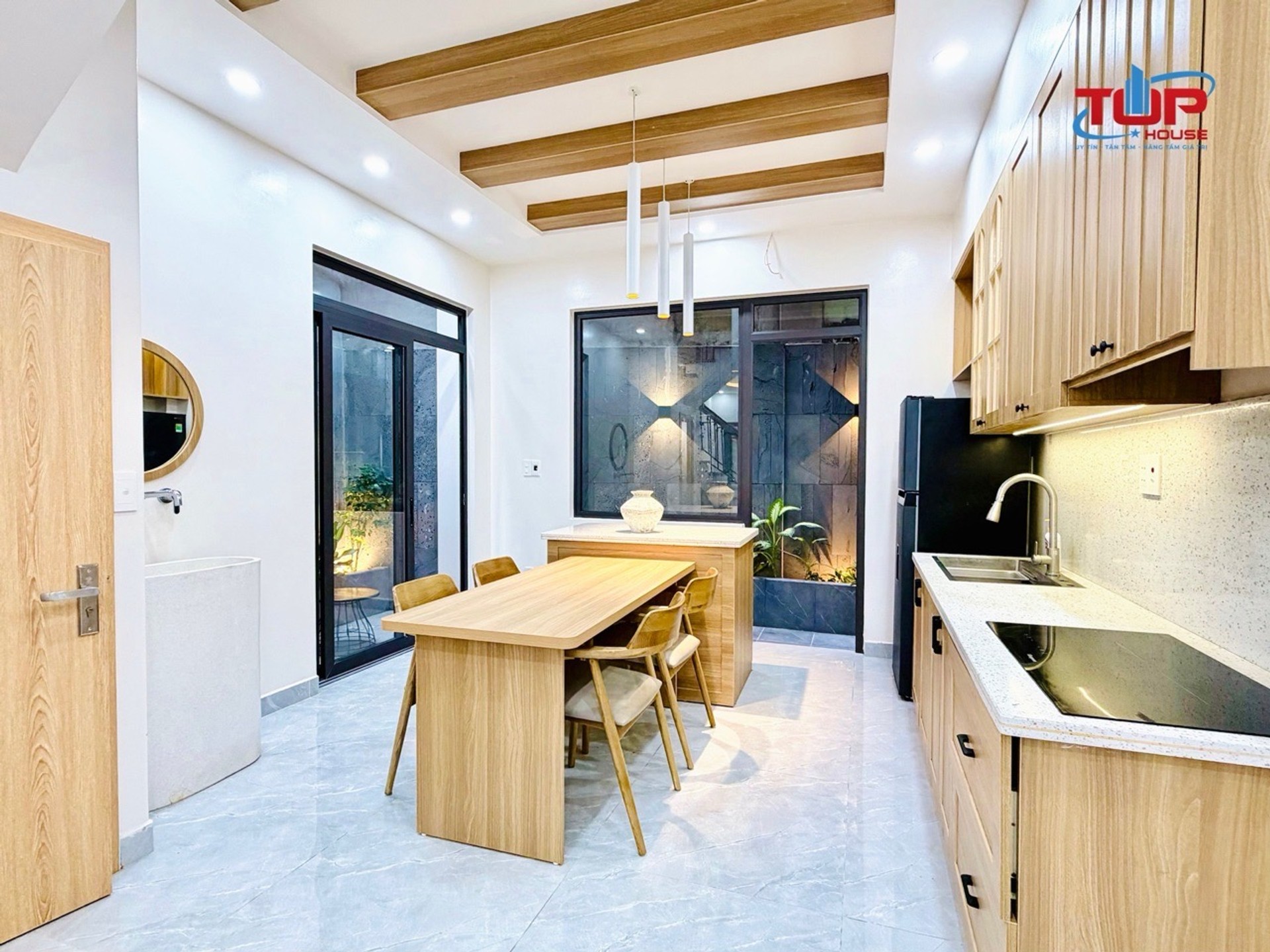 Nhà lô góc 2 mặt thoáng - 4 tầng Trần Nguyên Hãn 60m2