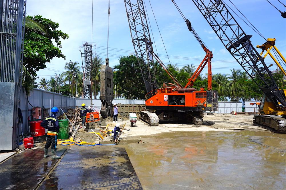 Dự án đang tiến hành làm cọc nhồi để chuẩn bị đào hầm và xây móng