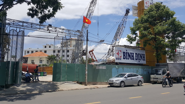 Cổng vào dự án Hotel Virgo Nha Trang
