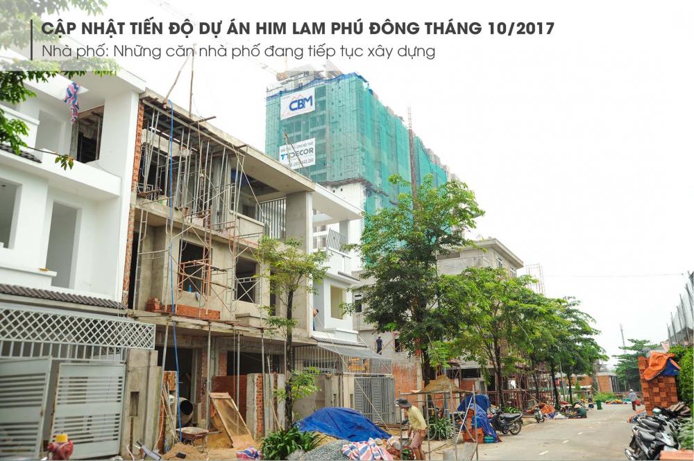 Các căn nhà phố đang tiếp tục được xây dựng