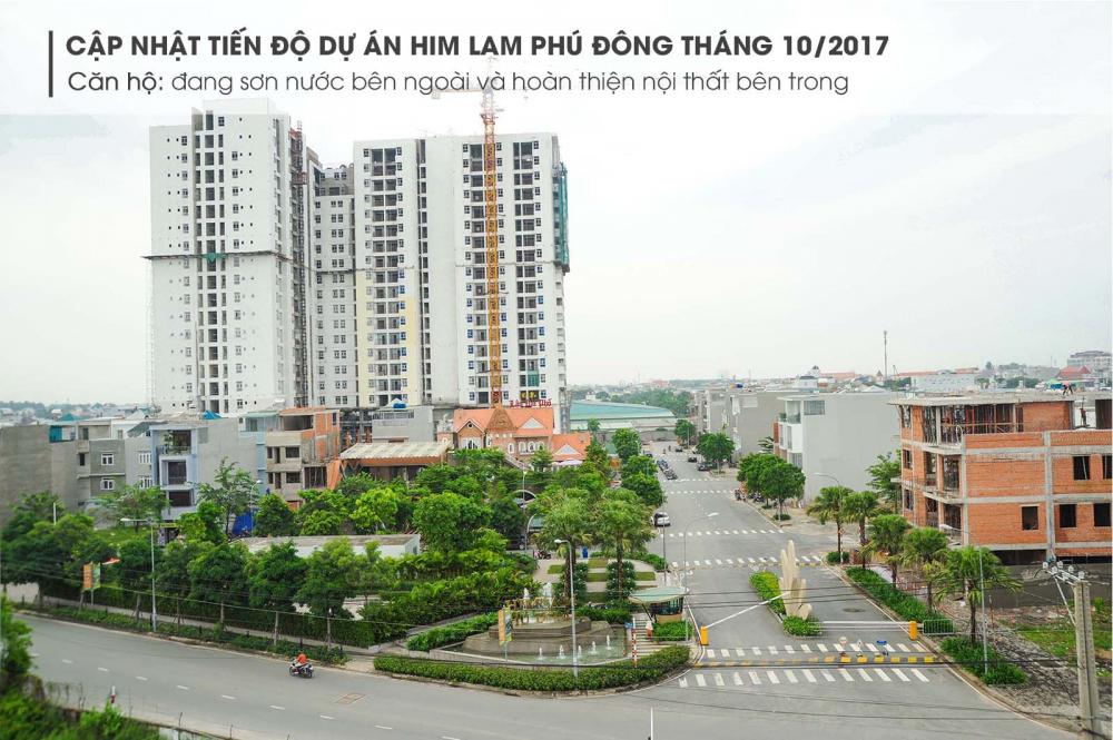 Chung cư đang được sơn nước bên ngoài, hoàn thiện nội thất bên trong