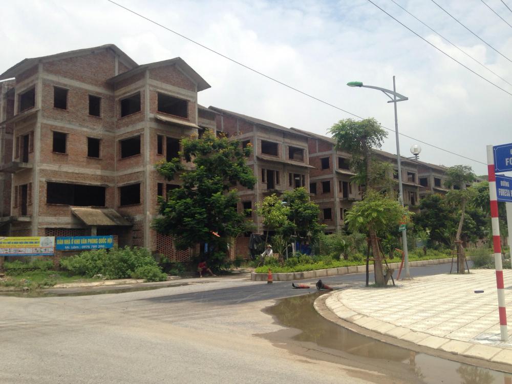 Một số căn xong thô, một số căn đang tiếp tục thi công