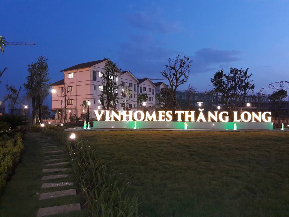 Tập đoànVingroup đã xây dựng 4 căn nhà mẫu Vinhomes Thăng Long bao gồm biệt thự đơn lập, biệt thự song lập và liền kề